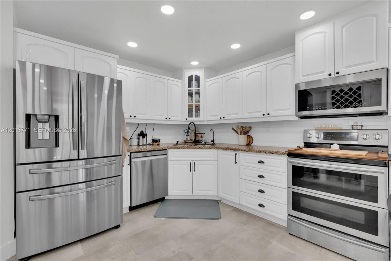 8708 SW 159th Path, Miami, FL 33193 Photo