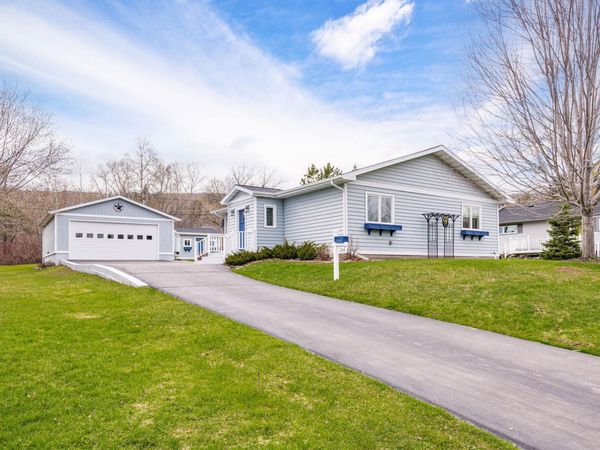 209 90th Avenue W, Duluth, MN 55808