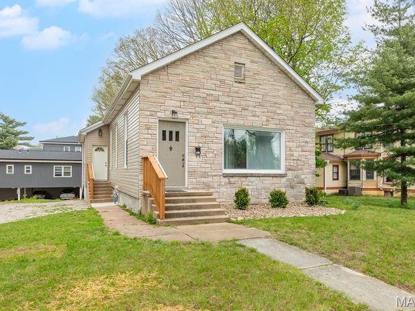 523 Hillsboro Avenue, Edwardsville, IL 62025