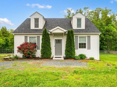 328 Elon Rd, Madison Heights, VA 24572