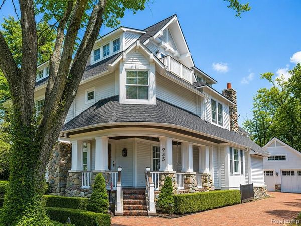 945 Henrietta Street, Birmingham, MI 48009