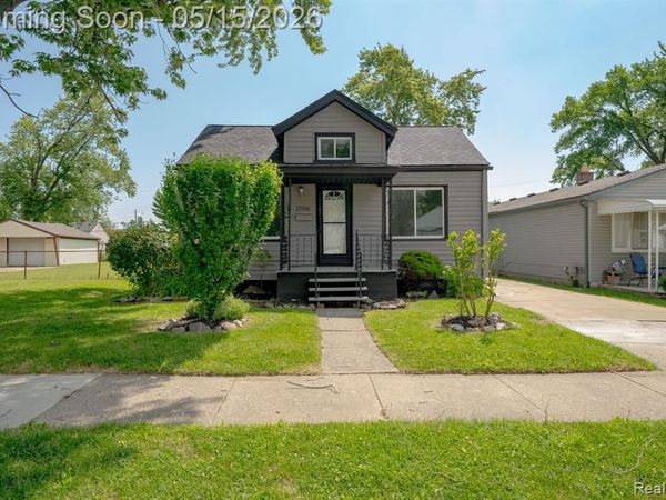27500 Tighe Street, Roseville, MI 48066