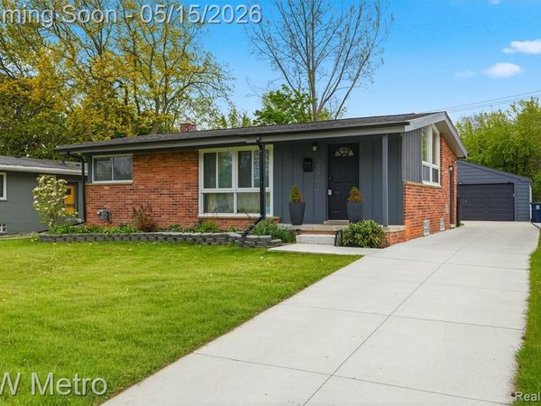 1925 Nakota Road, Royal Oak, MI 48073