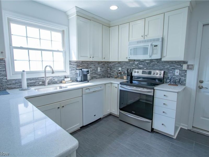 2202 Westwind Drive, Sandusky, OH 44870 Photo 11