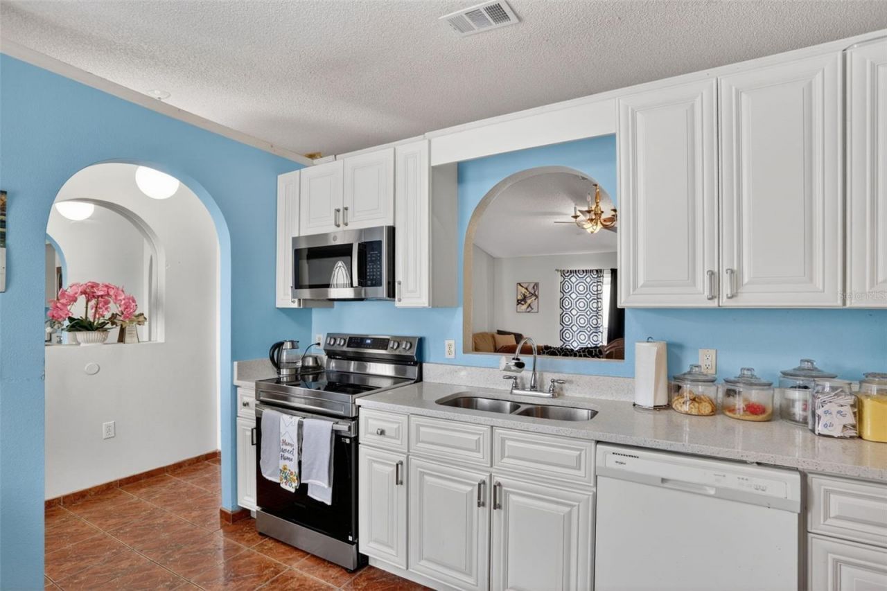 6820 Pomeroy Circle, Orlando, FL 32810 Photo