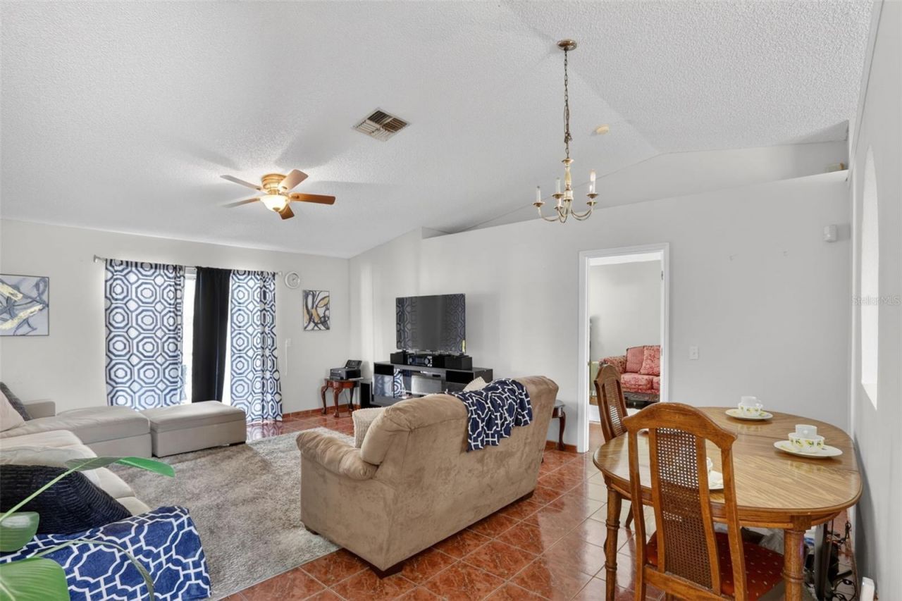 6820 Pomeroy Circle, Orlando, FL 32810 Photo