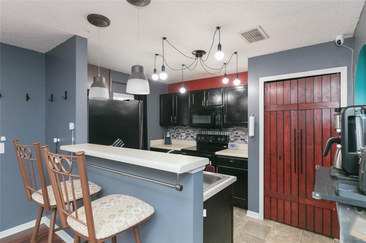 9922 Ashburn Lake Drive, Tampa, FL 33610 Photo