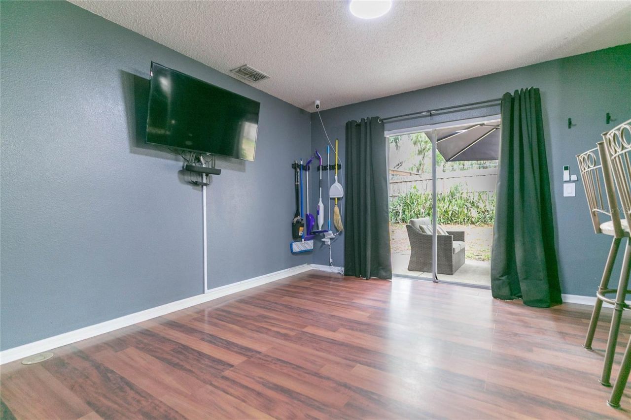 9922 Ashburn Lake Drive, Tampa, FL 33610 Photo