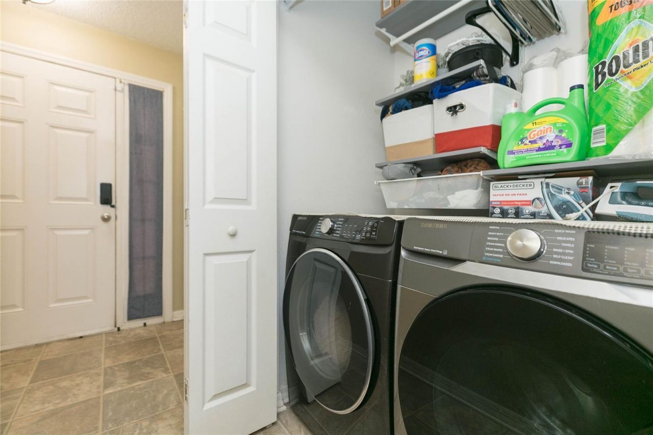 9922 Ashburn Lake Drive, Tampa, FL 33610 Photo