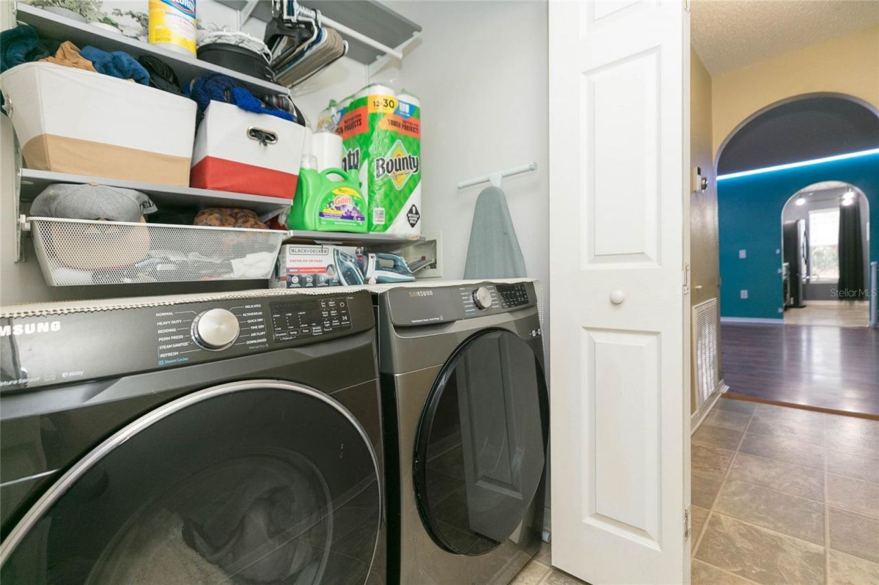 9922 Ashburn Lake Drive, Tampa, FL 33610 Photo