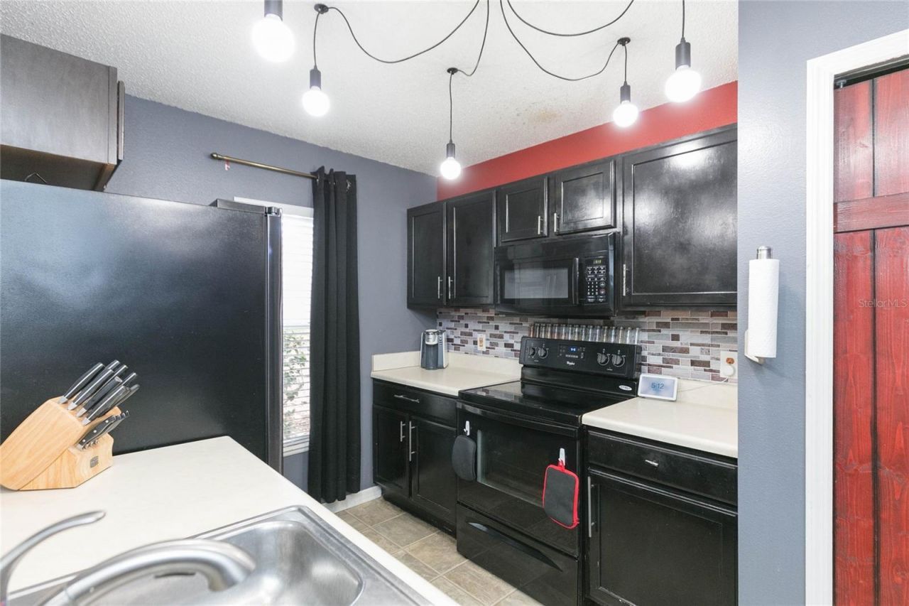 9922 Ashburn Lake Drive, Tampa, FL 33610 Photo