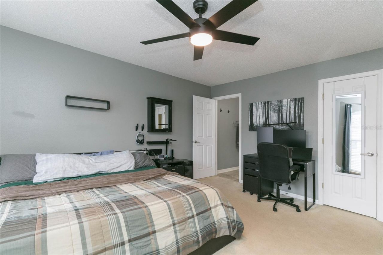 9922 Ashburn Lake Drive, Tampa, FL 33610 Photo
