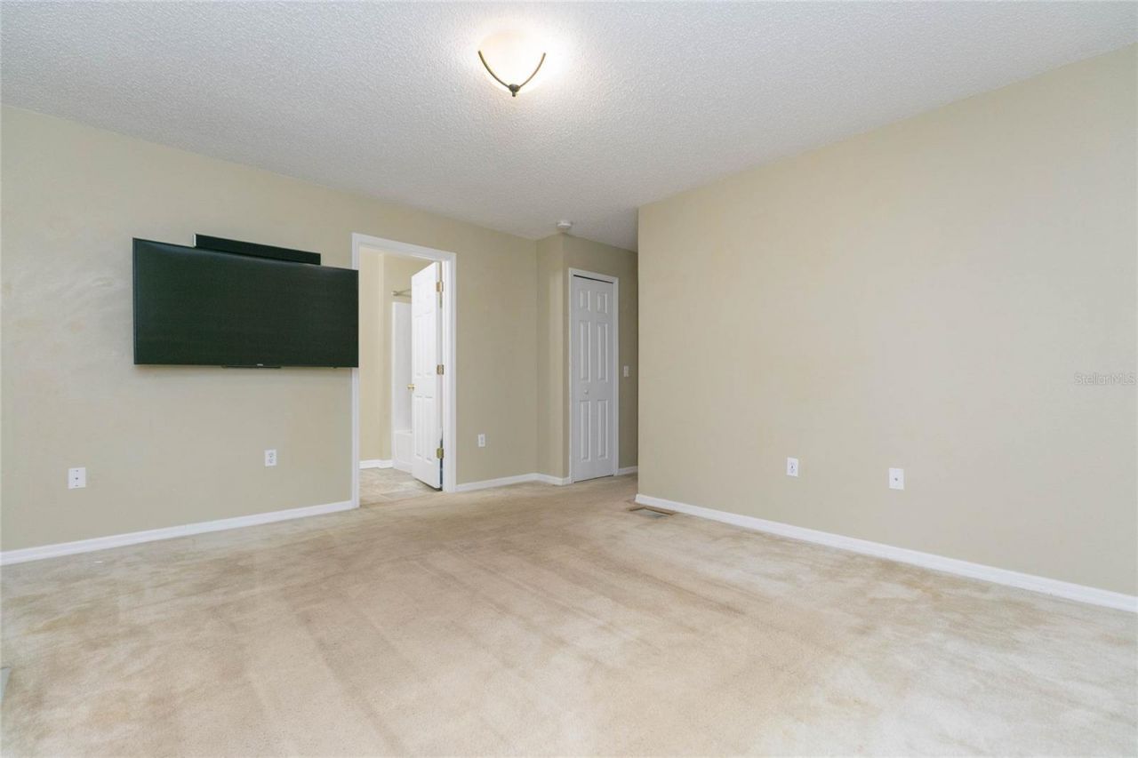 9922 Ashburn Lake Drive, Tampa, FL 33610 Photo