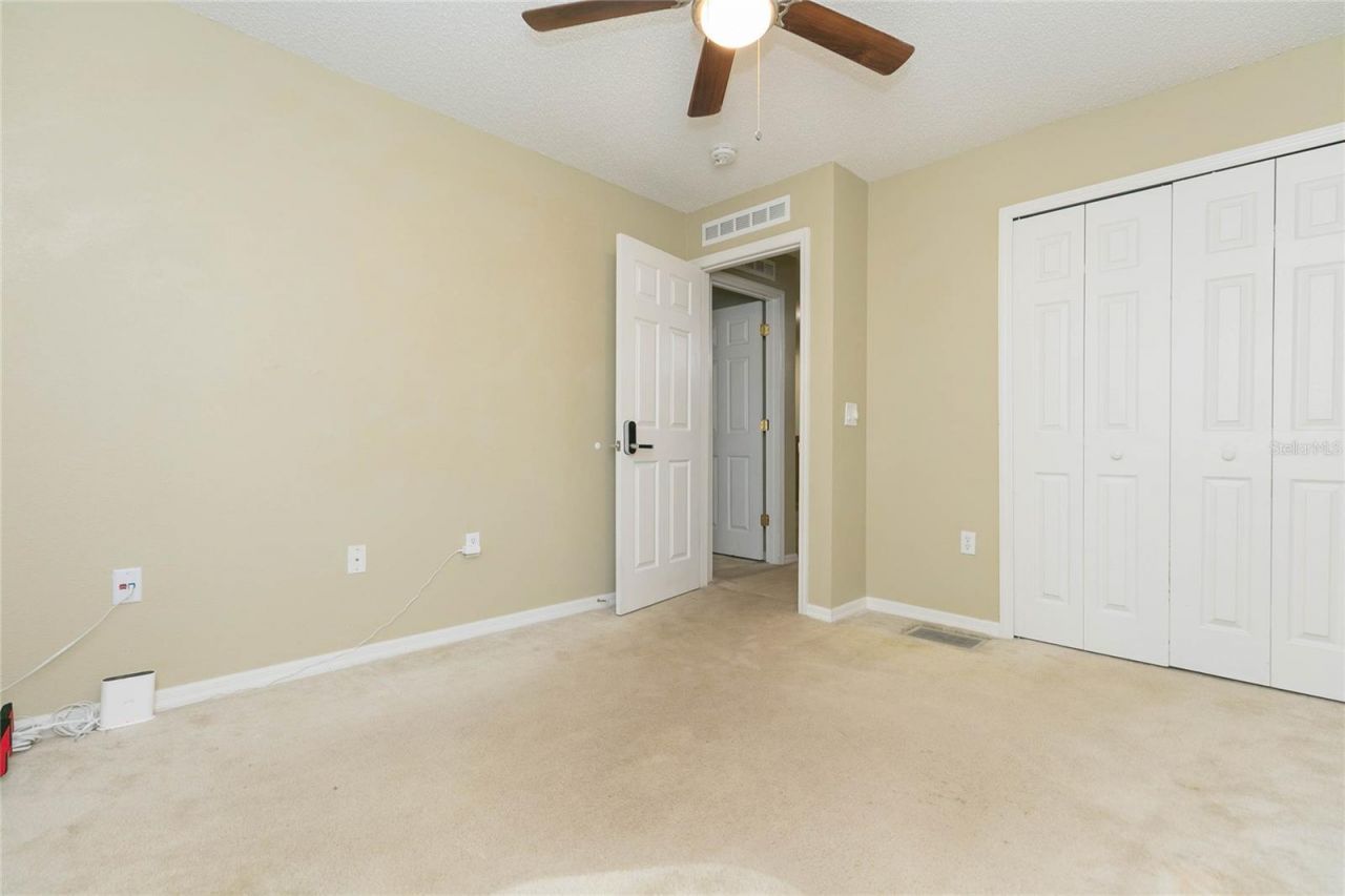 9922 Ashburn Lake Drive, Tampa, FL 33610 Photo
