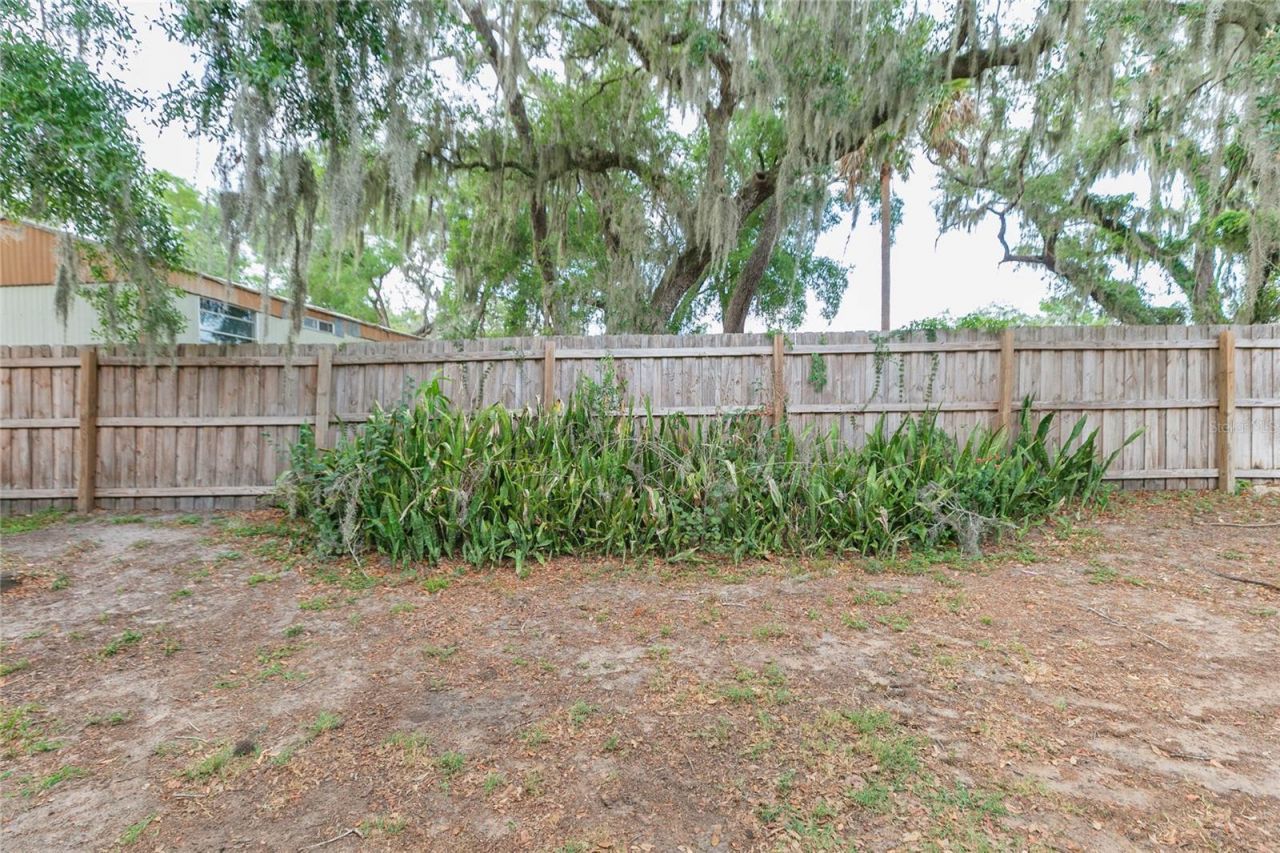 9922 Ashburn Lake Drive, Tampa, FL 33610 Photo
