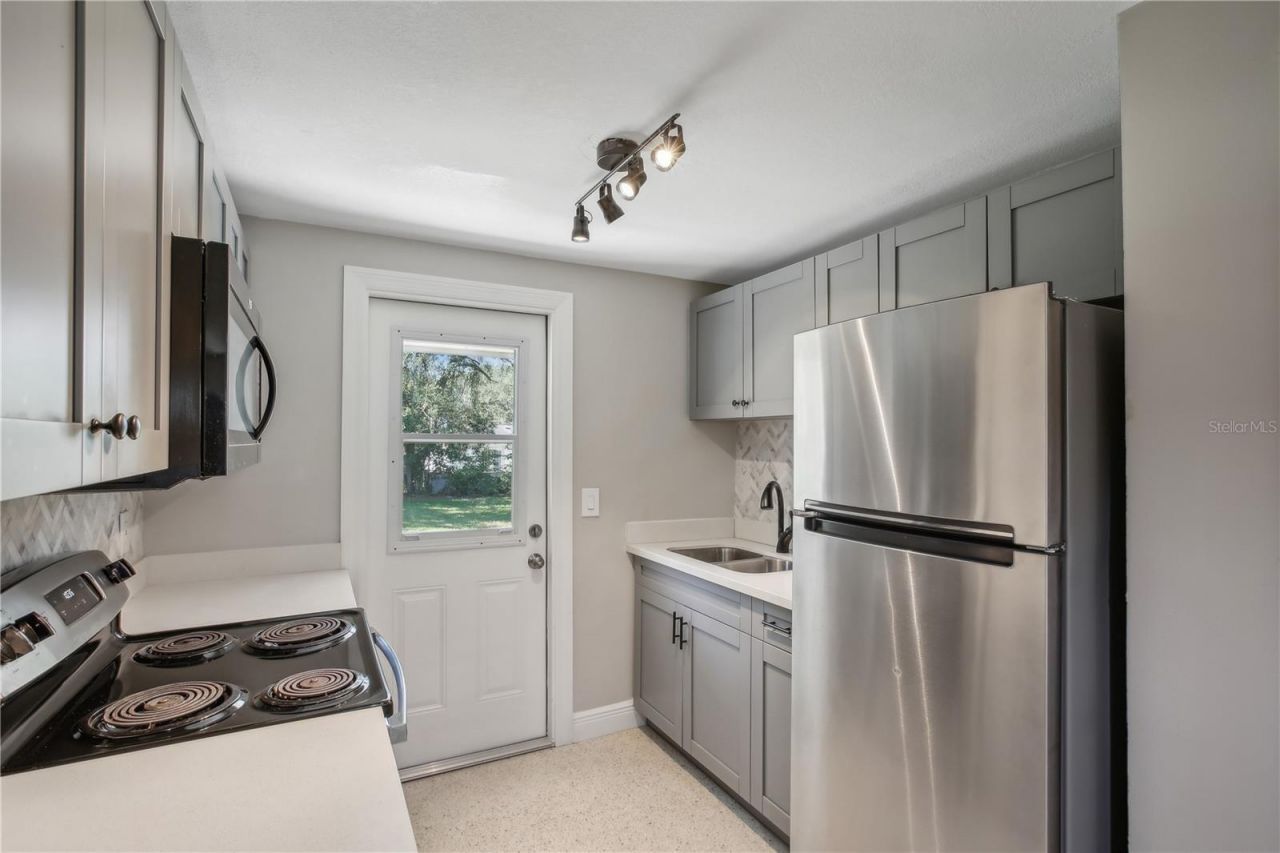 8703 Navajo Avenue, Tampa, FL 33637 Photo