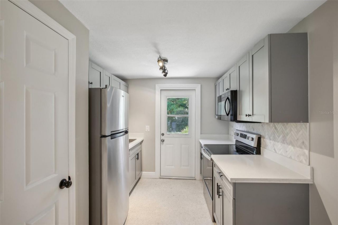 8703 Navajo Avenue, Tampa, FL 33637 Photo