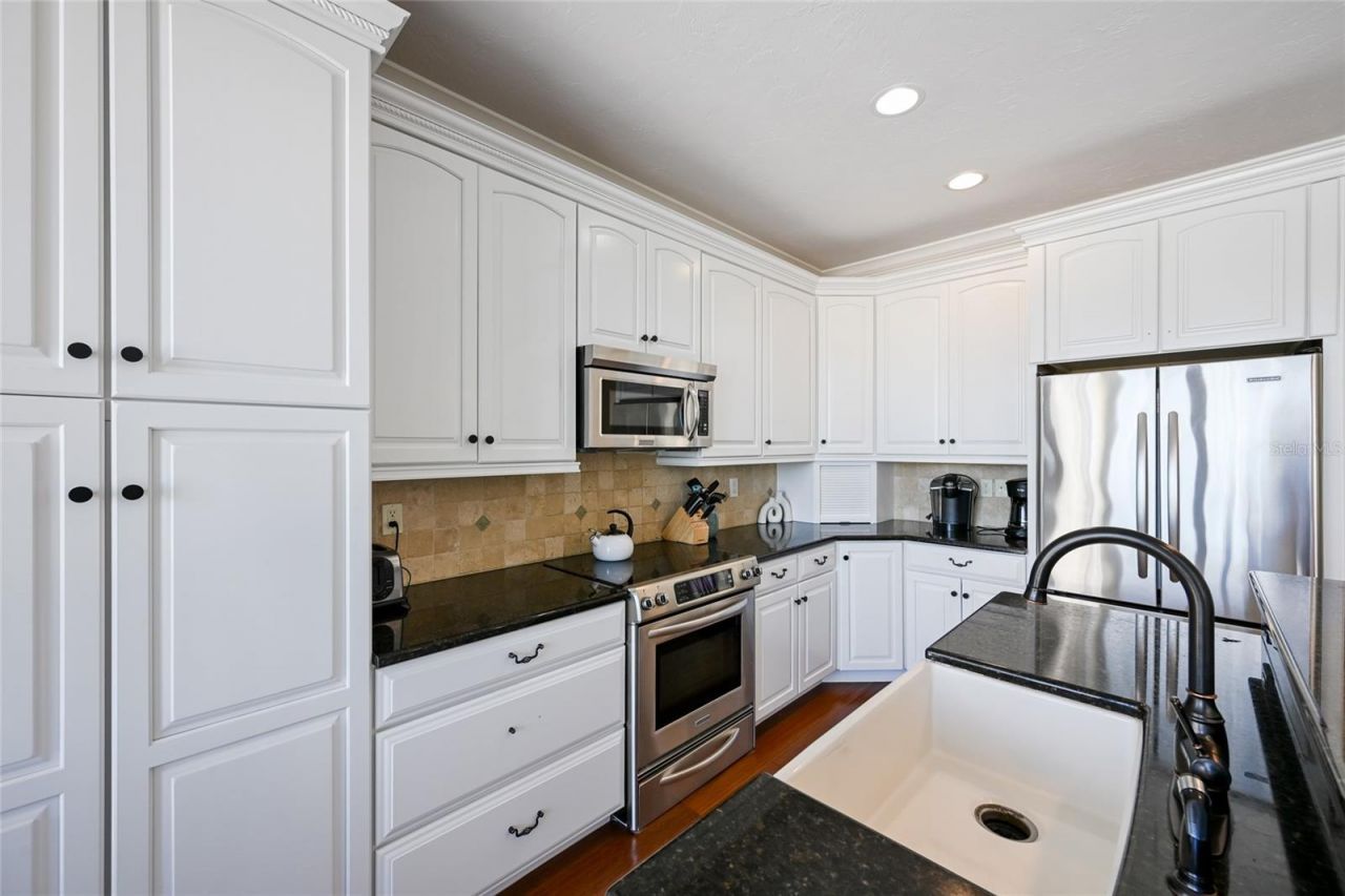 109 6th Street N, Unit A & B, Bradenton Beach, FL 34217 Photo