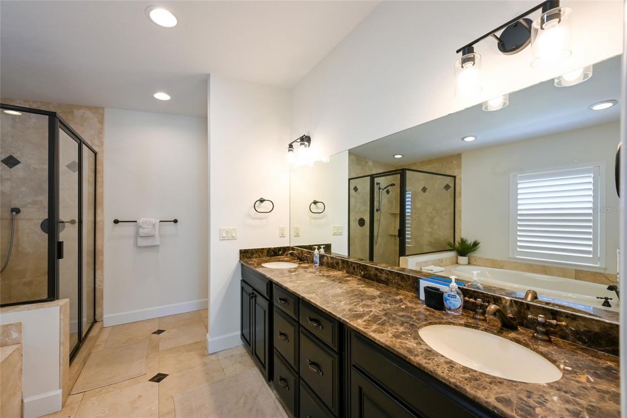 109 6th Street N, Unit A & B, Bradenton Beach, FL 34217 Photo