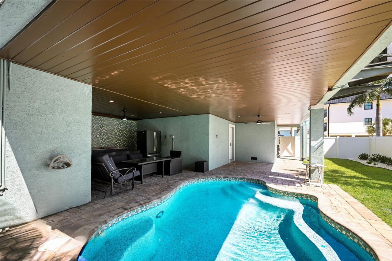 109 6th Street N, Unit A & B, Bradenton Beach, FL 34217 Photo
