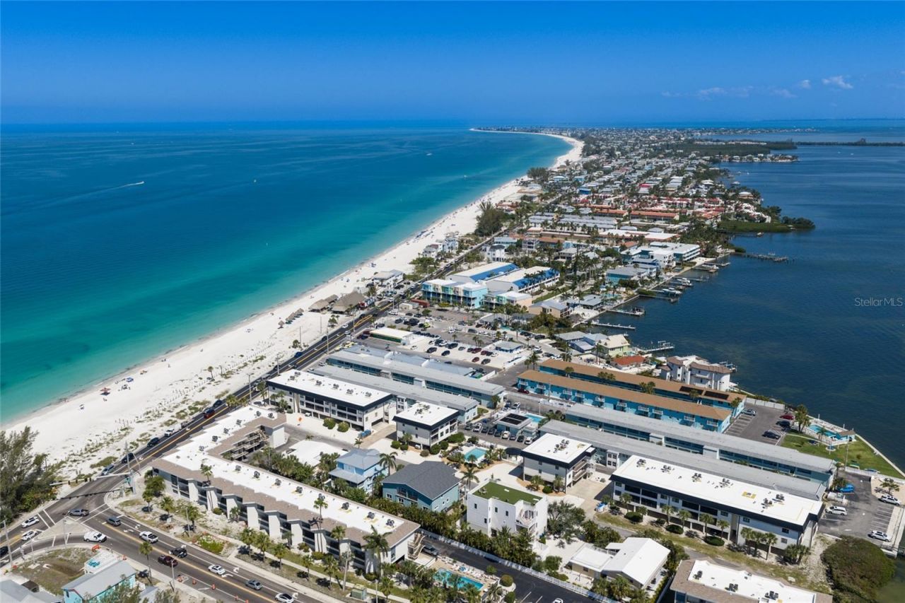 109 6th Street N, Unit A & B, Bradenton Beach, FL 34217 Photo