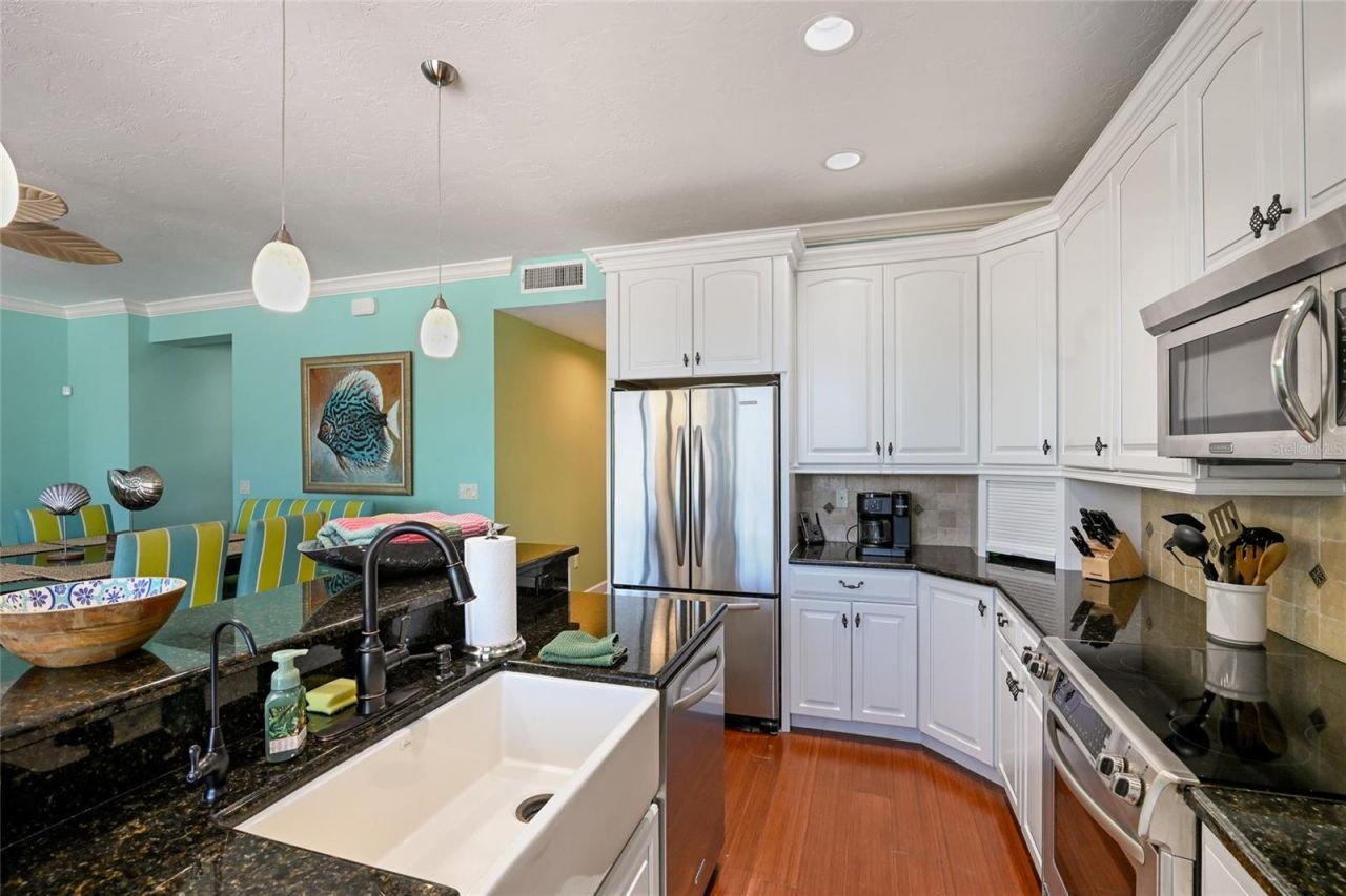 109 6th Street N, Unit A & B, Bradenton Beach, FL 34217 Photo