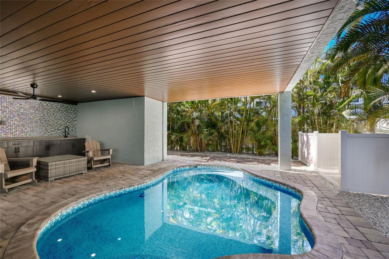 109 6th Street N, Unit A & B, Bradenton Beach, FL 34217 Photo