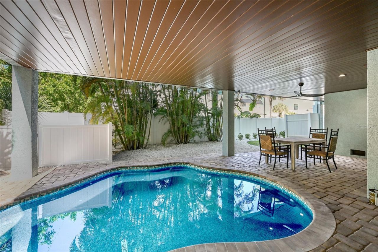 109 6th Street N, Unit A & B, Bradenton Beach, FL 34217 Photo
