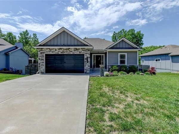 415 E 166th Court, Belton, MO 64012