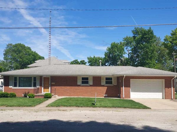 207 N Center Street , Tuscola, IL 61953