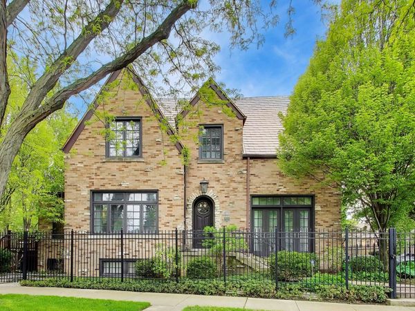 3045 W ARDMORE Avenue, Chicago, IL 60659