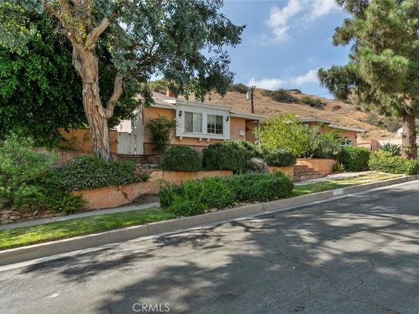 8515 Petaluma, Sun Valley, CA 91352