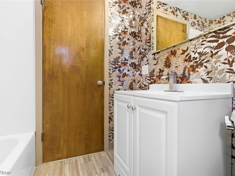 2802 Colburn Avenue, Cleveland, OH 44109 Photo 28