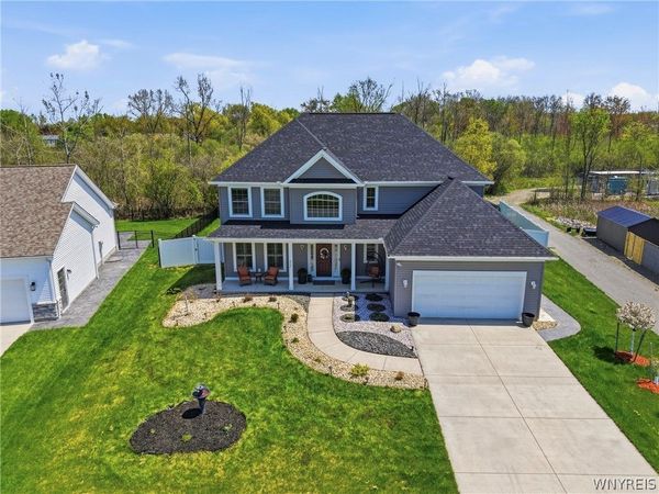 4665 Carlyes Court , Hamburg, NY 14075