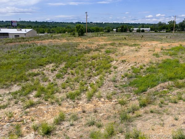 0002 Hwy 75 , Henryetta, OK 74437