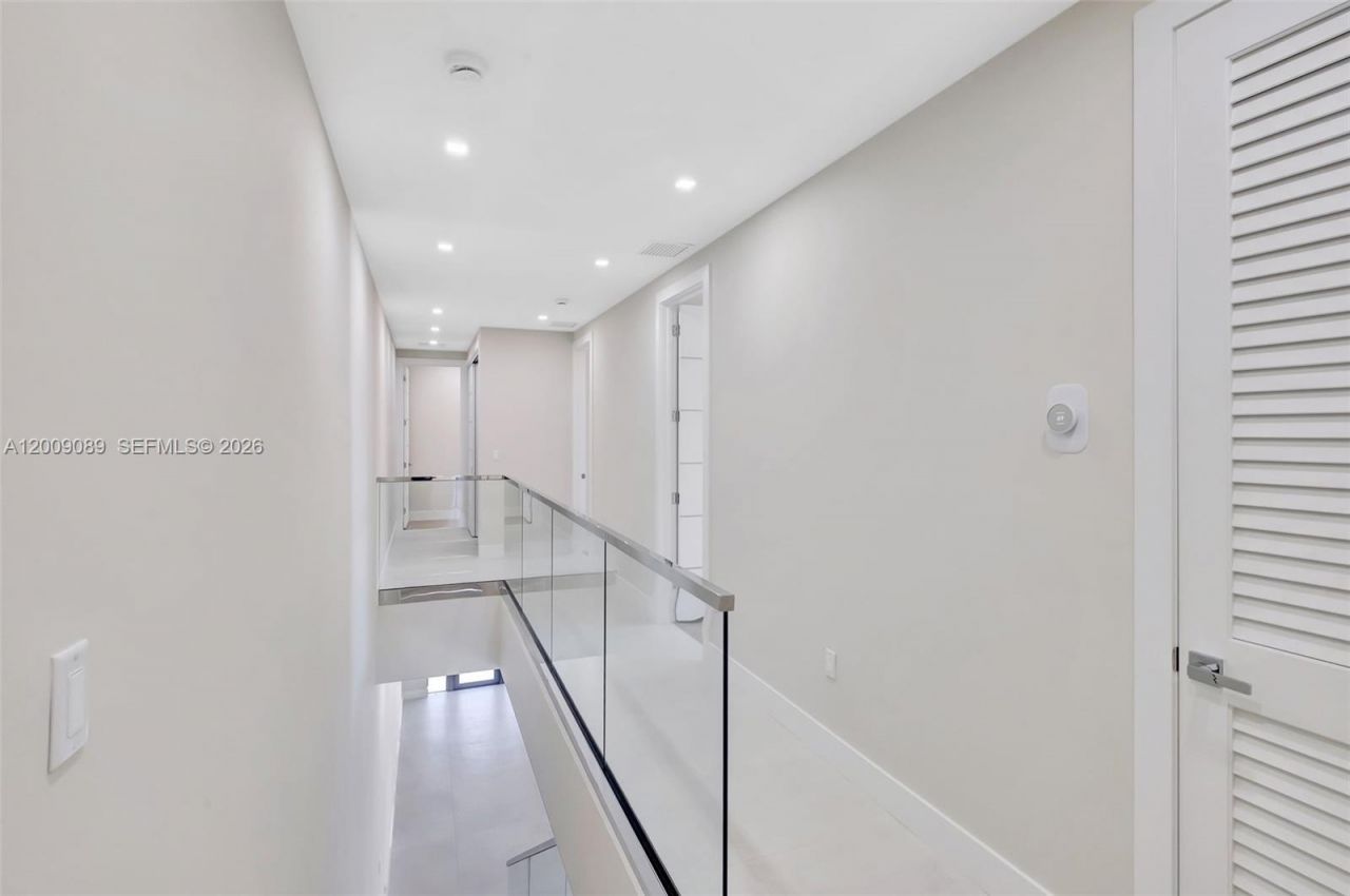 1223 SW 12th Ct, Unit 1223, Miami, FL 33135 Photo