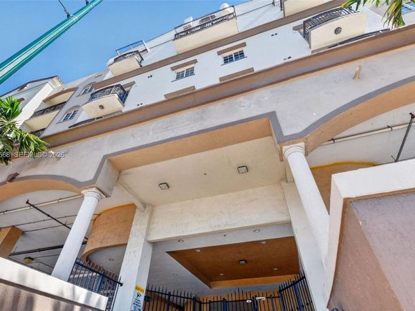 5271 SW 8th St , Unit 305, Miami, FL 33134