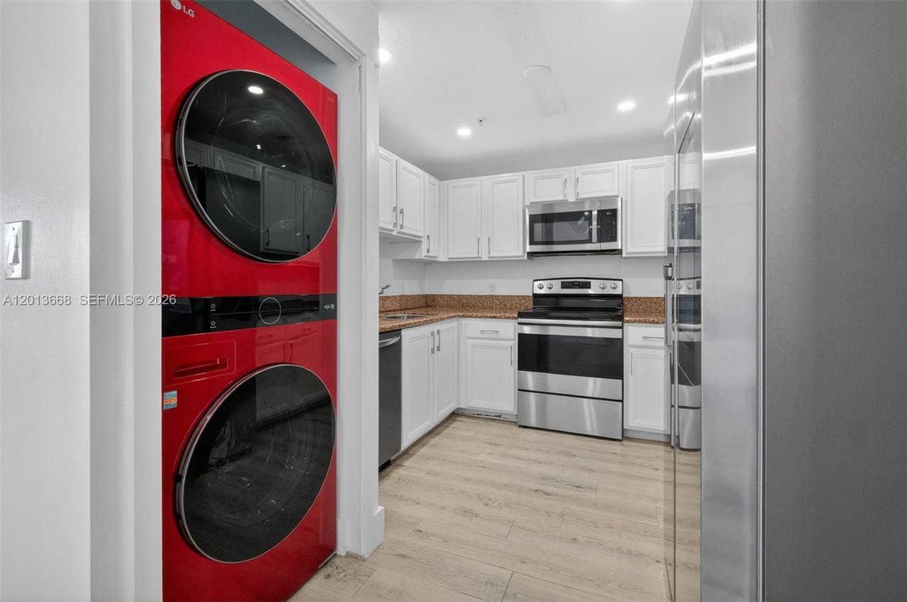 5271 SW 8th St , Unit 305, Miami, FL 33134 Photo