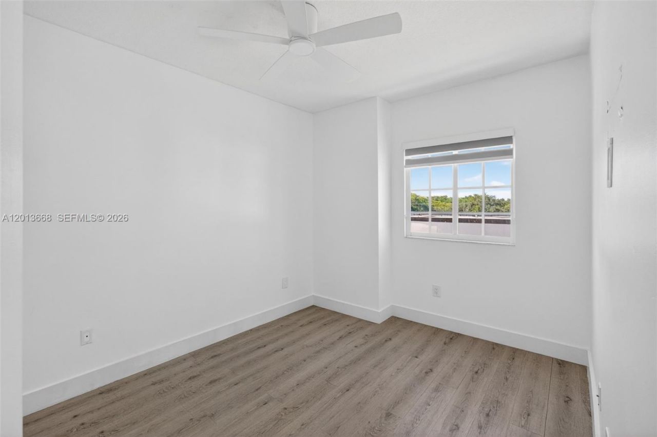 5271 SW 8th St , Unit 305, Miami, FL 33134 Photo