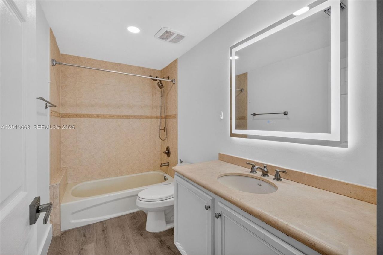 5271 SW 8th St , Unit 305, Miami, FL 33134 Photo