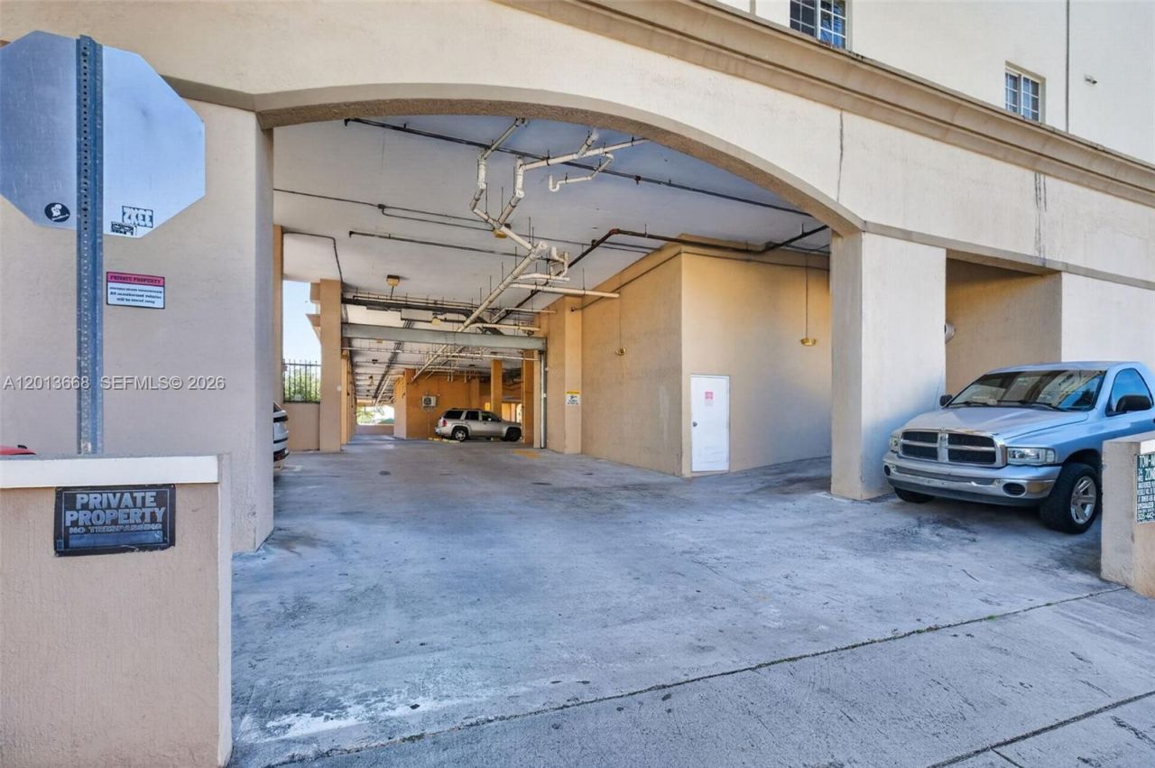 5271 SW 8th St , Unit 305, Miami, FL 33134 Photo
