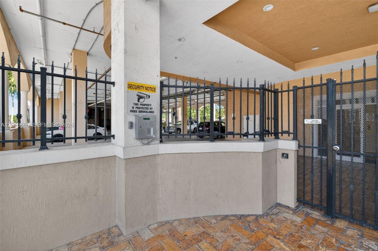 5271 SW 8th St , Unit 305, Miami, FL 33134 Photo
