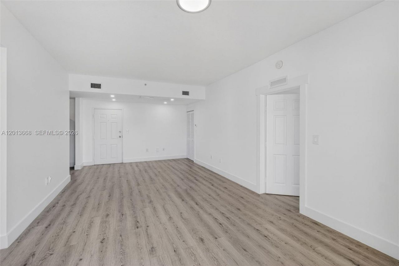 5271 SW 8th St , Unit 305, Miami, FL 33134 Photo