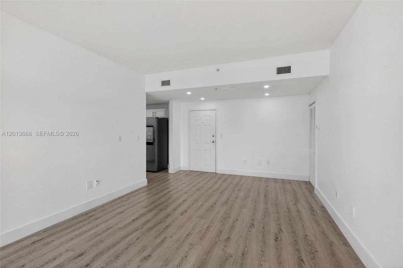 5271 SW 8th St , Unit 305, Miami, FL 33134 Photo