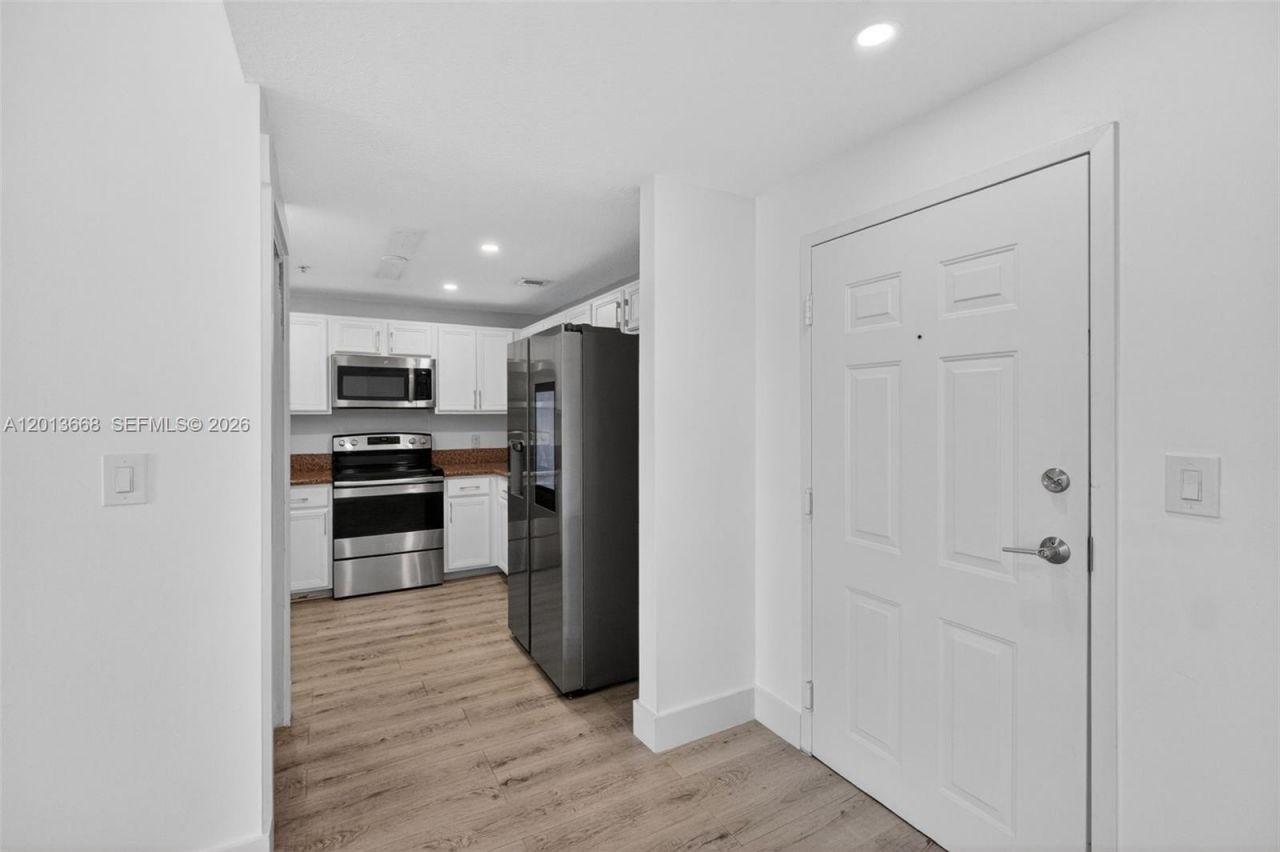 5271 SW 8th St , Unit 305, Miami, FL 33134 Photo