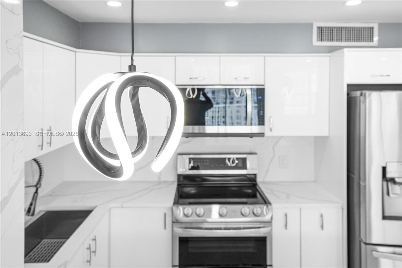 2851 NE 183rd St , Unit 1504E, Aventura, FL 33160 Photo