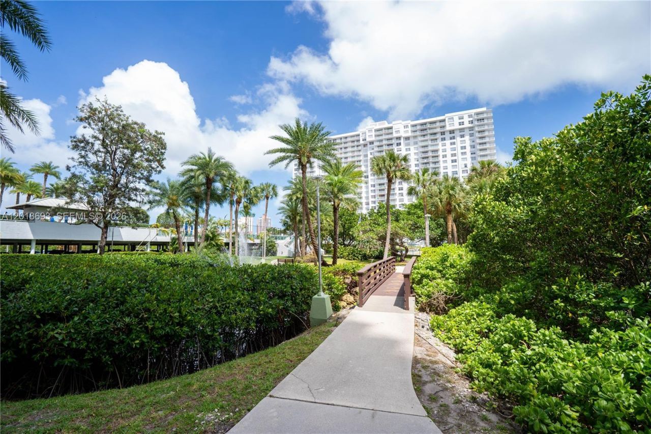 2851 NE 183rd St , Unit 1504E, Aventura, FL 33160 Photo