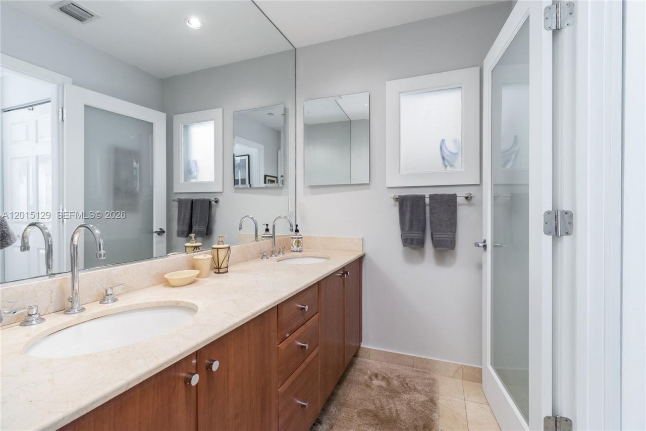 6917 Collins Ave , Unit L-103, Miami Beach, FL 33141 Photo
