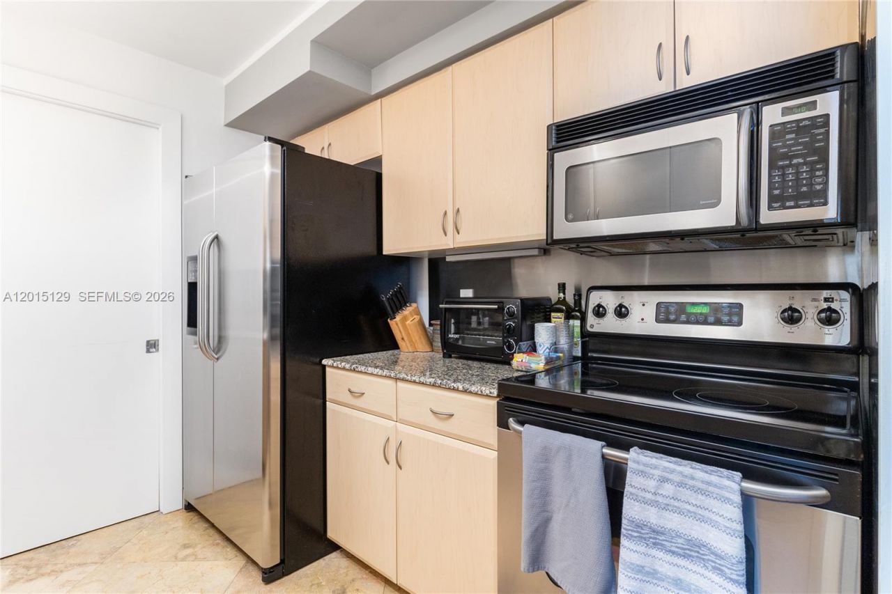 6917 Collins Ave , Unit L-103, Miami Beach, FL 33141 Photo