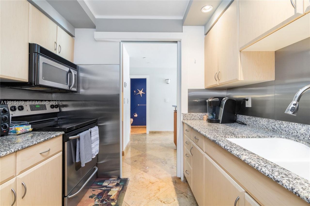 6917 Collins Ave , Unit L-103, Miami Beach, FL 33141 Photo